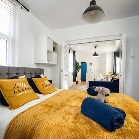 Appartamento Seaside Retreat: Luxury 1-Bed, Free Parking Portsmouth Esterno foto