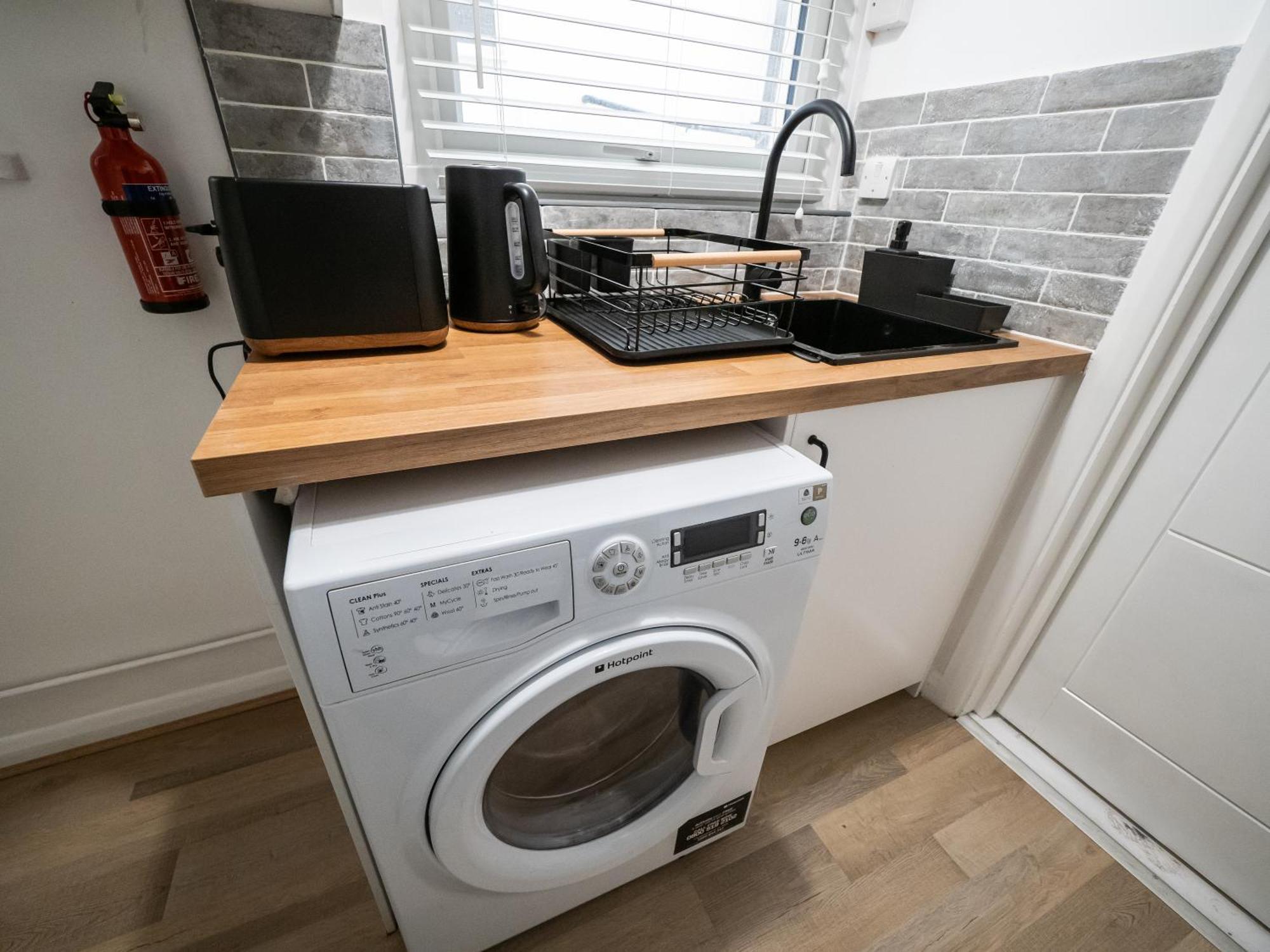Appartamento Seaside Retreat: Luxury 1-Bed, Free Parking Portsmouth Esterno foto