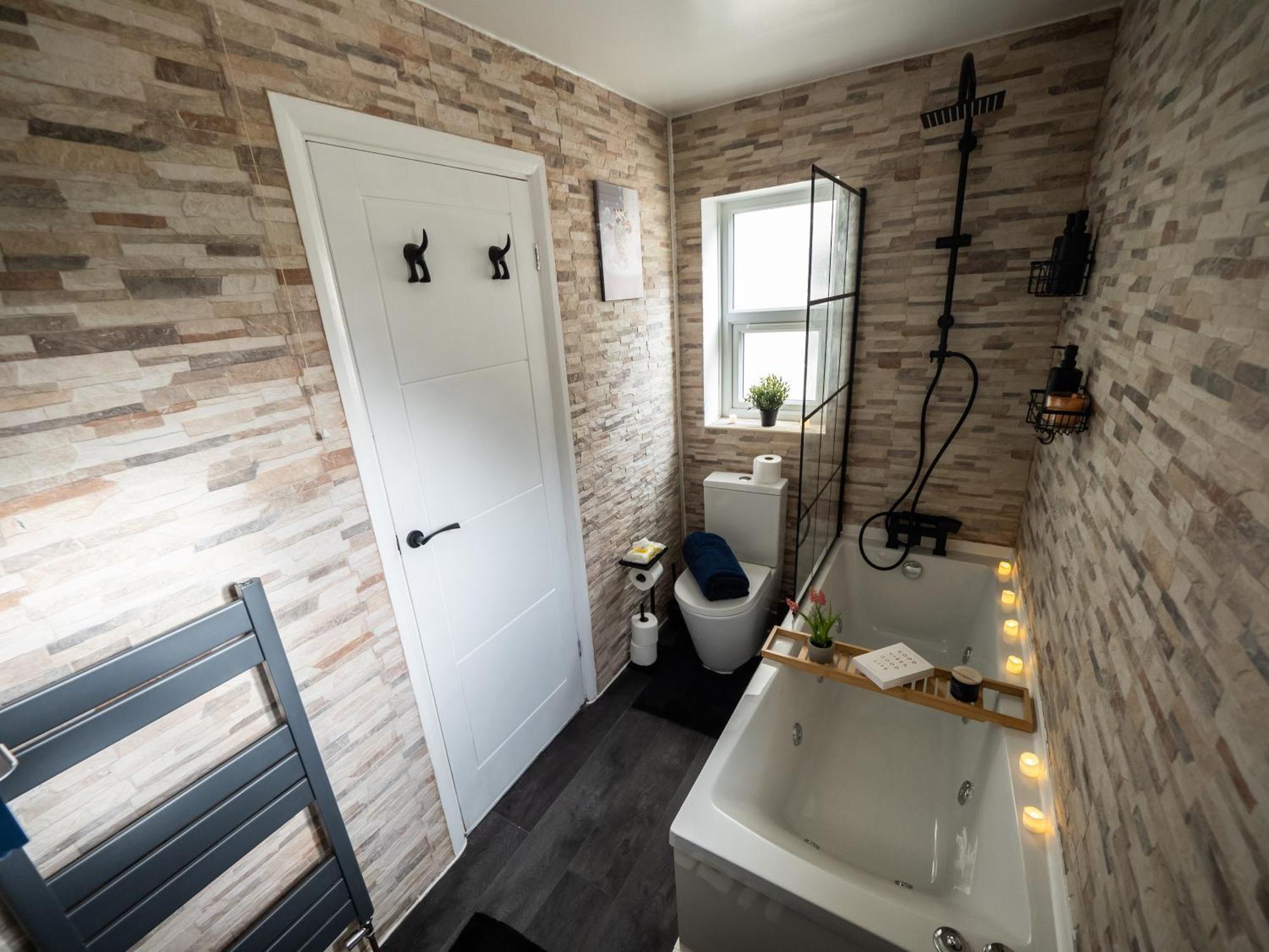 Appartamento Seaside Retreat: Luxury 1-Bed, Free Parking Portsmouth Esterno foto