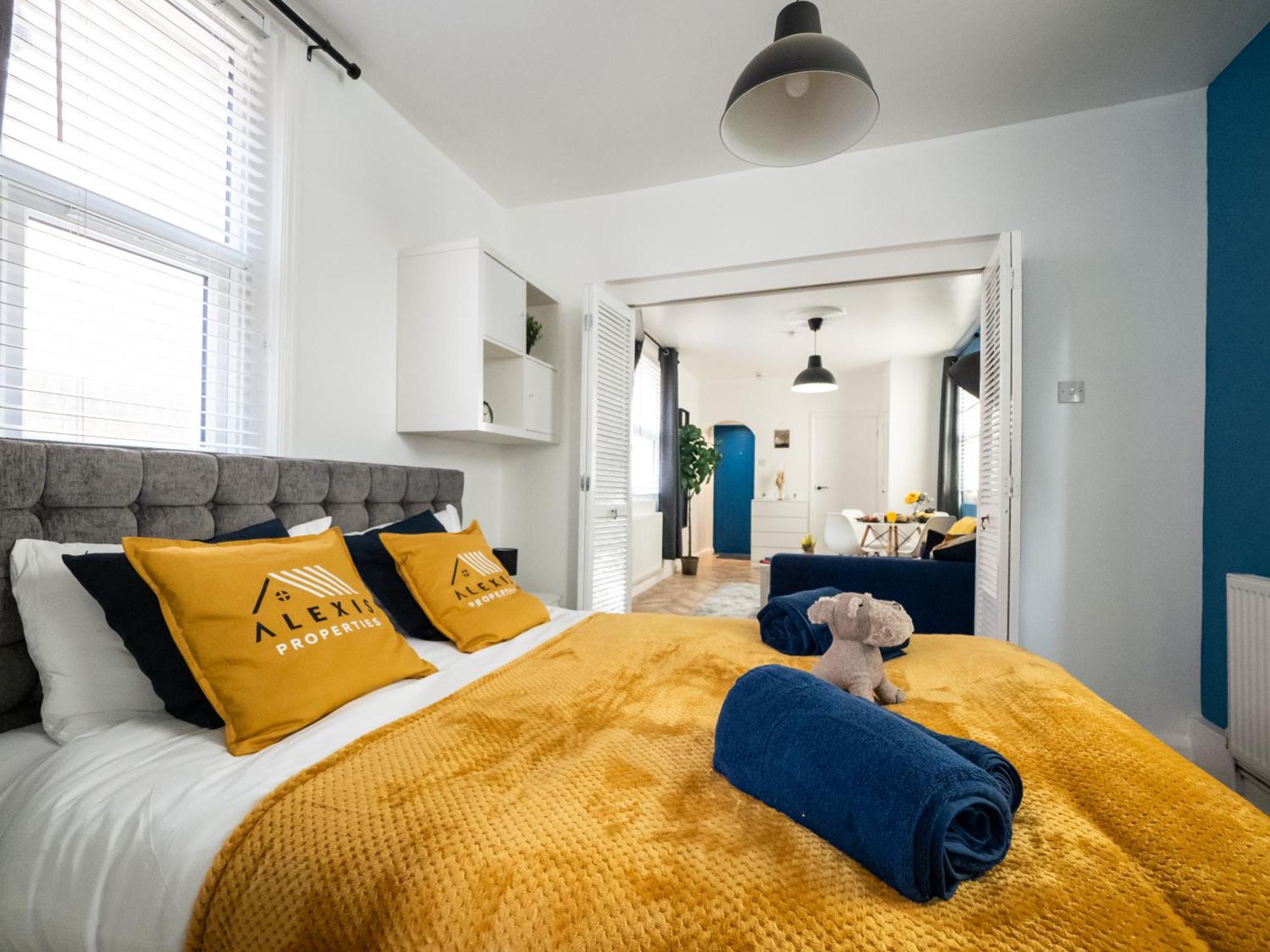 Appartamento Seaside Retreat: Luxury 1-Bed, Free Parking Portsmouth Esterno foto