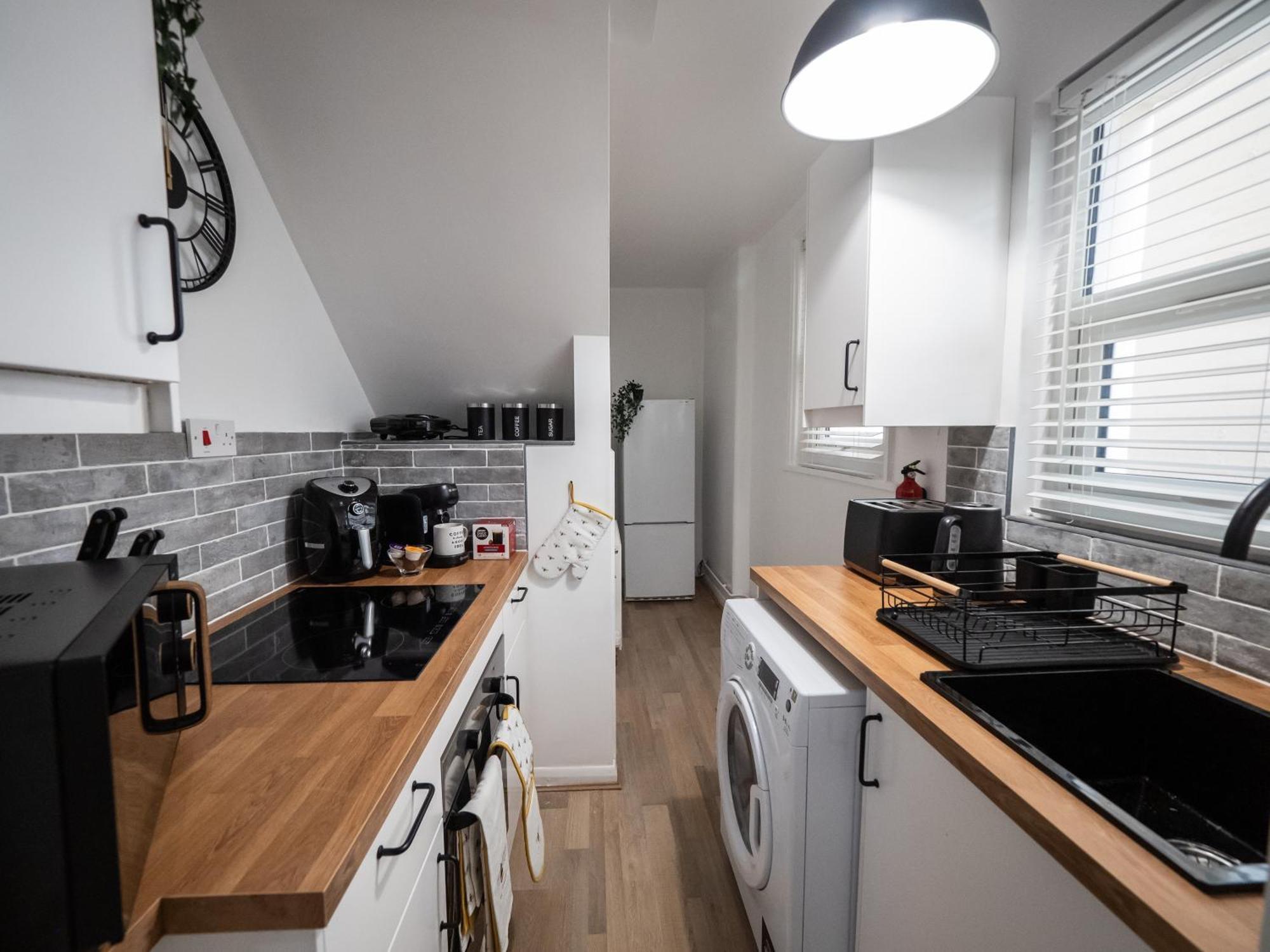 Appartamento Seaside Retreat: Luxury 1-Bed, Free Parking Portsmouth Esterno foto